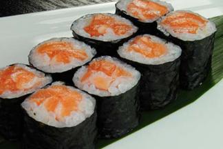 C32. Sake maki (8pz)